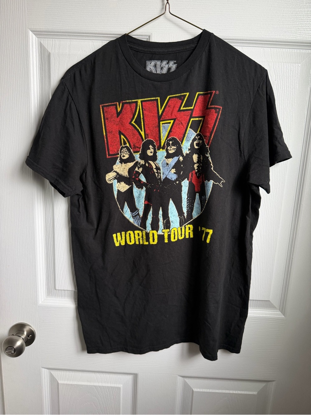 Kiss Black Short-Sleeve 'World Tour '77' Graphic Tee